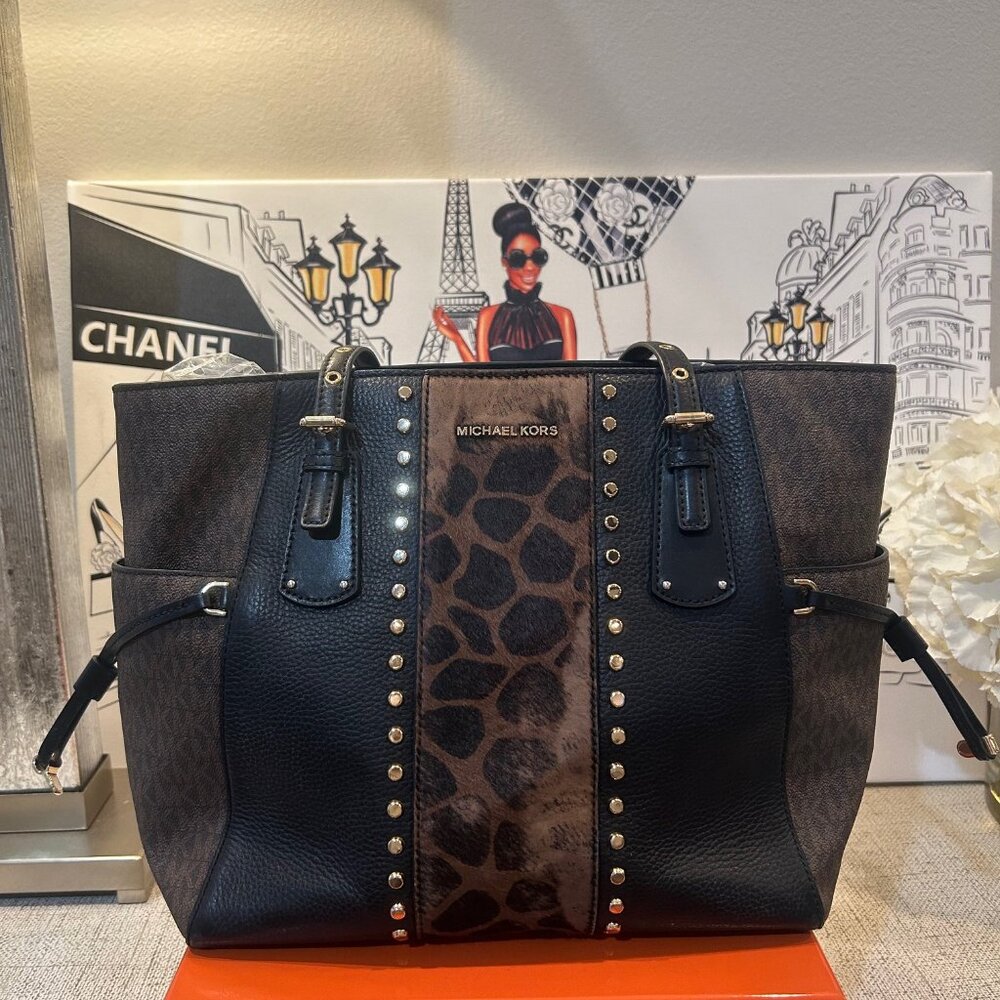 Michael Kors Voyager East West Signature Tote